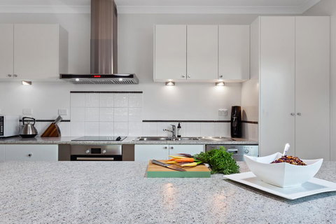 Tolpuddle Villa - Lismore Accommodation 2