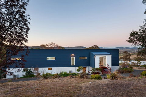 Tolpuddle Villa - Lismore Accommodation 0