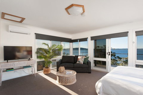 Tranquil Waters - With Mesmerising Waterviews - Lismore Accommodation 1