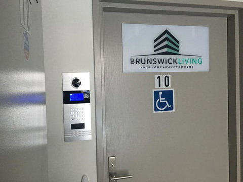 U201 Brunswick Living Brand New Deluxe Balcony Upper Floor Apartment Close To Airport And CBD - Lismore Accommodation 3