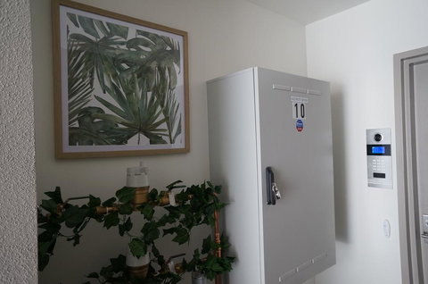 U201 Brunswick Living Brand New Deluxe Balcony Upper Floor Apartment Close To Airport And CBD - Lismore Accommodation 2