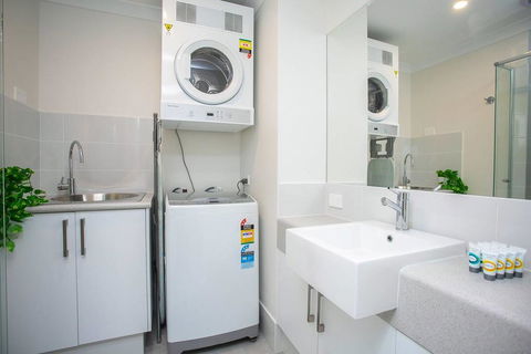 Ultimate Oasis Condo. Wifi + Netflix + Parking - Lismore Accommodation 2