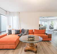 ULTRA SPACIOUS STYLISH HOME IN PRESTONS - SYDNEY - Lismore Accommodation