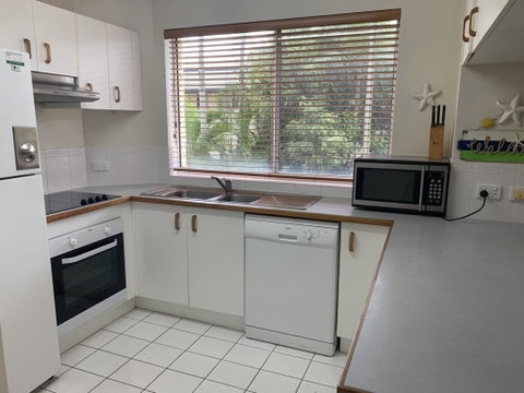 Unit 3 'Kings Cove', Kings Beach - Lismore Accommodation 2