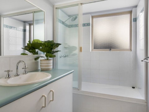 Unit 3 Emerald Shores - Shipping Lane Views! - Lismore Accommodation 1