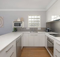 Unit 3 Emerald Shores - shipping lane views - Lismore Accommodation
