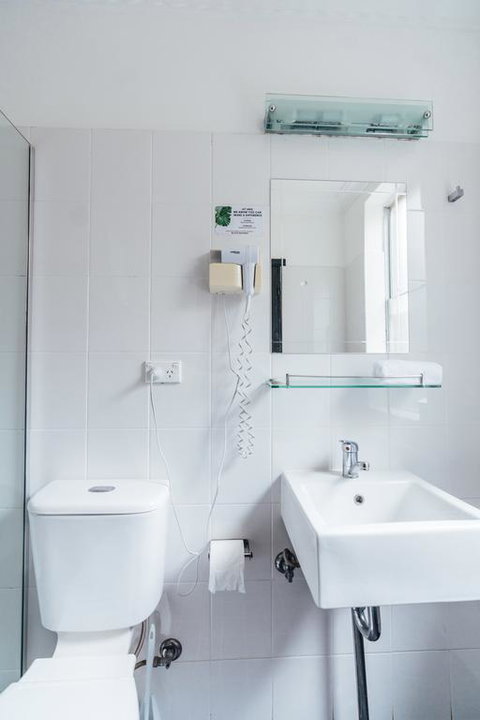 UNO Hotel Sydney - Lismore Accommodation 3