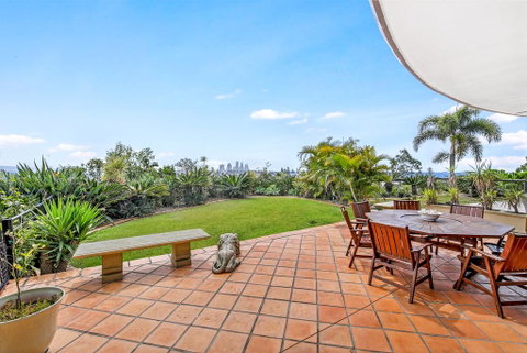 Unrivaled Ocean And City Views From Resort Style 3bed With Garden - Lismore Accommodation 0