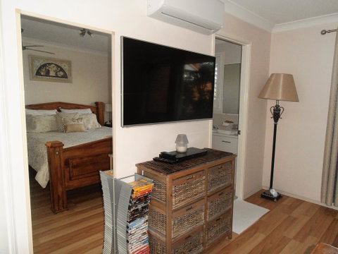 Unwind In This Gorgeous Retreat - Lismore Accommodation 3