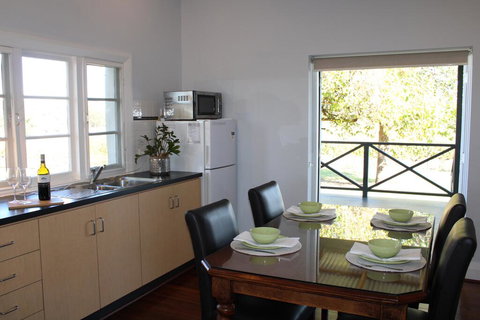 Upper Reach Spa Cottage - Lismore Accommodation 3