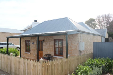 Victoria Cottage - Lismore Accommodation 3