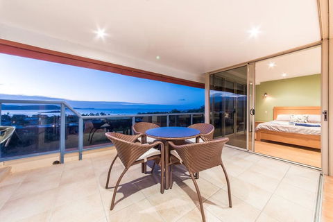 VIEWS ON ELSHEBY - Lismore Accommodation 2