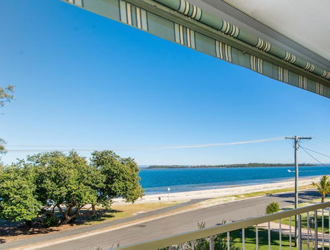 VIEWS VIEWS VIEWS! Front Top Floor Waterfront Unit - Chnook Apartments South Esp, Bongaree - Lismore Accommodation 0
