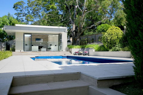 Vue De La Mer Luxury Family Retreat With Tennis Court, Pool, Spa, Water Views - Lismore Accommodation 2