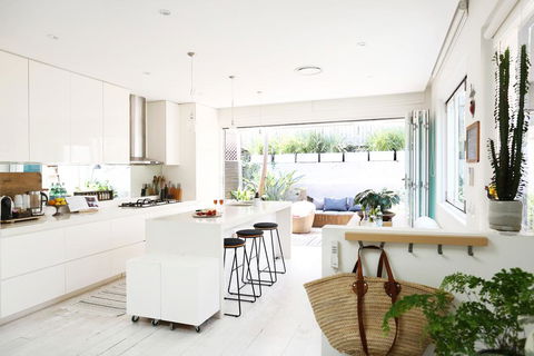 Walk To Beach From This Stylish Bronte Oasis W AC, Wifi And Free Parking - Lismore Accommodation 1
