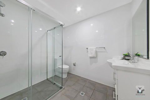 WARRICK FRAM 3 BEDS APT FREE PARKING WALK TO WESTFIELD CLOSE TO HOSPITAL NWF003 - Lismore Accommodation 3