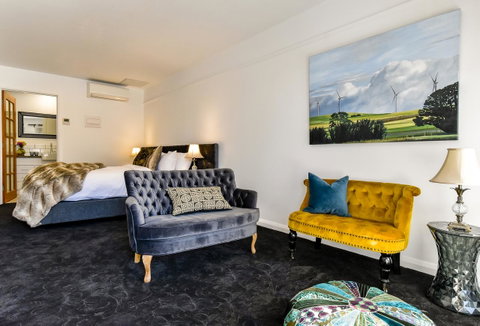 Daylesford Art Motel - Lismore Accommodation 7