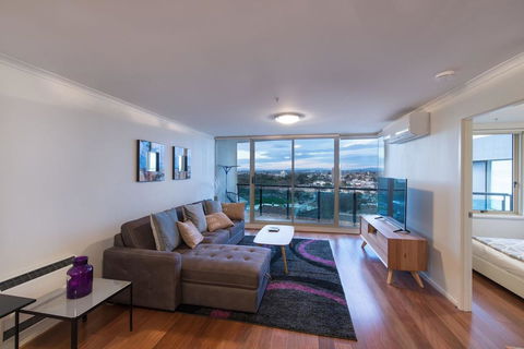 St Kilda Road Park View 3 Bedroom Luxury Apartment - Lismore Accommodation 0