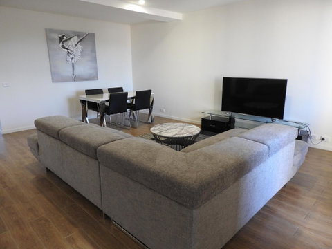Phillip Island Towers - Lismore Accommodation 20