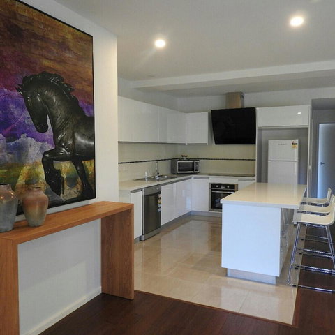 Phillip Island Towers - Lismore Accommodation 26