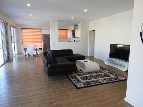 Phillip Island Towers - Lismore Accommodation 14