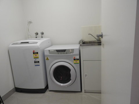 Phillip Island Towers - Lismore Accommodation 12