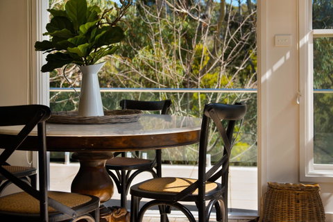 Lake Como Villa - Lismore Accommodation 5