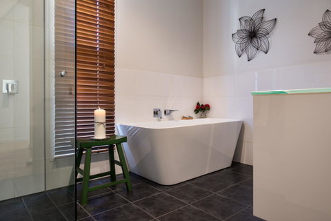 Lake Como Villa - Lismore Accommodation 6