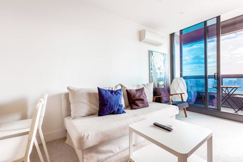 The Vision Apartment - Unbeatable Skyline View - Lismore Accommodation 16