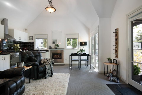 Cottage 4A - Lismore Accommodation 0