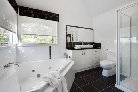 Cottage 4A - Lismore Accommodation 8