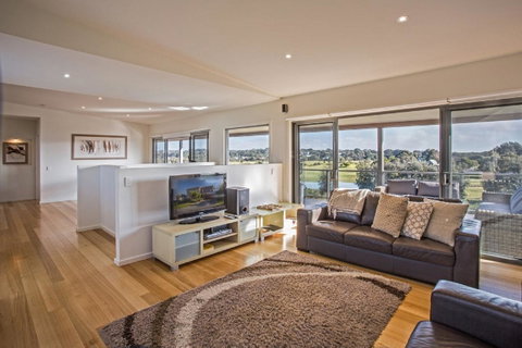Saltwater Breeze Retreat - Lismore Accommodation 4