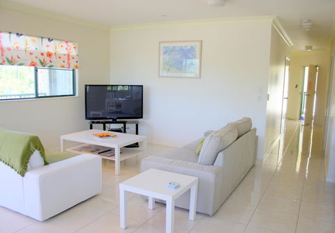 Magnetic Sunsets Resort - Lismore Accommodation 2