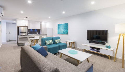 Boardwalk Burleigh Beach - Official - Lismore Accommodation 17