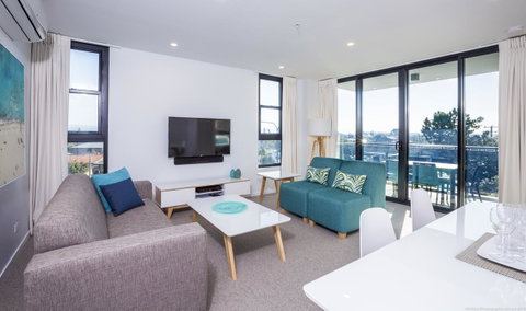 Boardwalk Burleigh Beach - Official - Lismore Accommodation 36