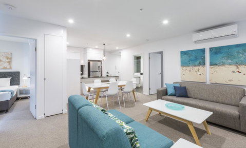 Boardwalk Burleigh Beach - Official - Lismore Accommodation 42