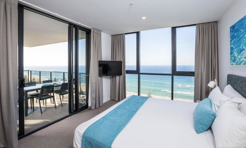 Boardwalk Burleigh Beach - Official - Lismore Accommodation 4