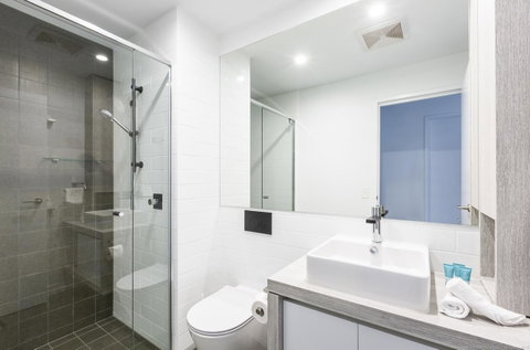 Boardwalk Burleigh Beach - Official - Lismore Accommodation 33