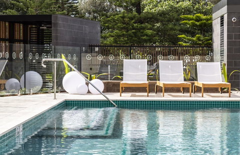 Boardwalk Burleigh Beach - Official - Lismore Accommodation 25