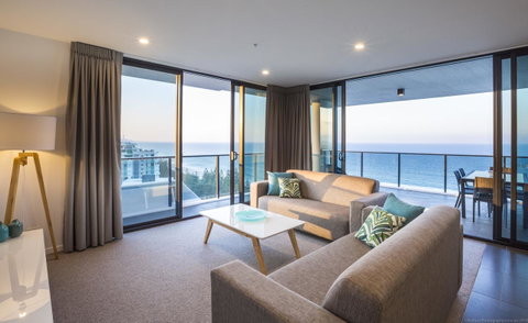 Boardwalk Burleigh Beach - Official - Lismore Accommodation 6