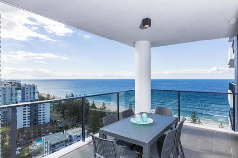 Boardwalk Burleigh Beach - Official - Lismore Accommodation 22