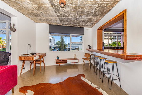 The Pink Hotel Coolangatta - Lismore Accommodation 5