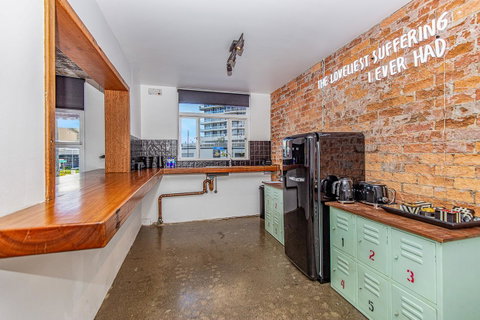 The Pink Hotel Coolangatta - Lismore Accommodation 4