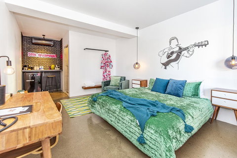 The Pink Hotel Coolangatta - Lismore Accommodation 27