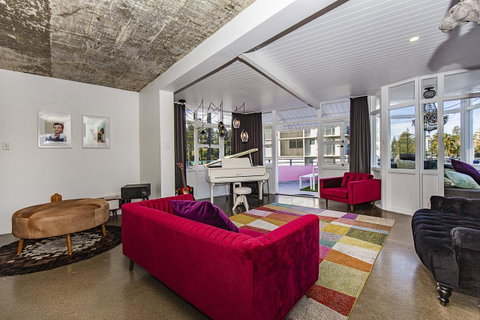 The Pink Hotel Coolangatta - Lismore Accommodation 7