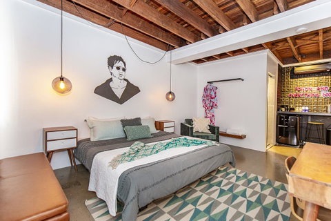 The Pink Hotel Coolangatta - Lismore Accommodation 24