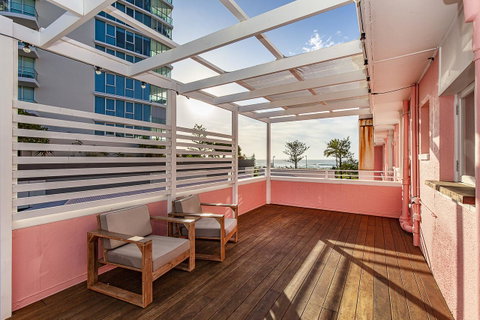 The Pink Hotel Coolangatta - Lismore Accommodation 30