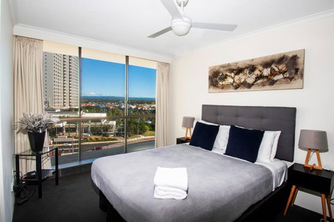 Seacrest Beachfront Apartments Surfers Paradise - Lismore Accommodation 1