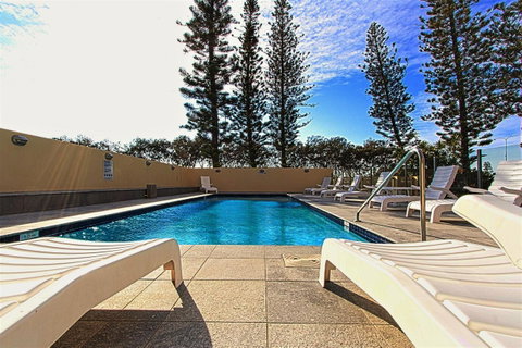 Seacrest Beachfront Apartments Surfers Paradise - Lismore Accommodation 5