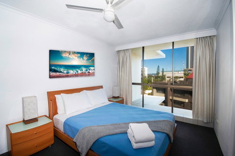 Seacrest Beachfront Apartments Surfers Paradise - Lismore Accommodation 10